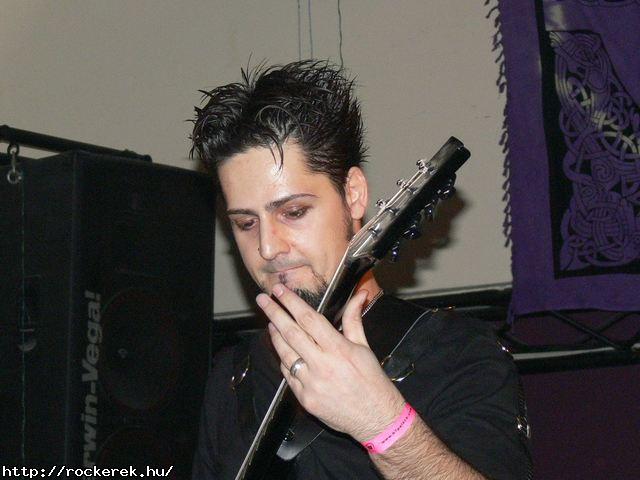  TZMADR,  Vrvonal,  Johnny Roger,  Velvet Seal