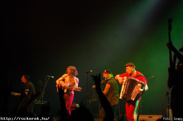  Gogol Bordello,  Skindred - Fot: Szapy