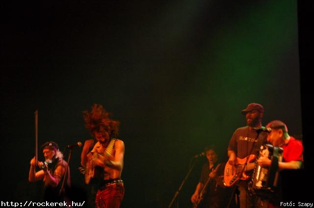  Gogol Bordello,  Skindred - Fot: Szapy