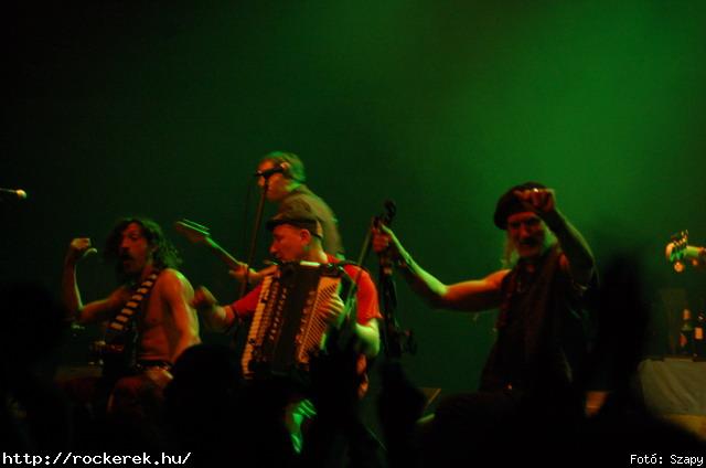  Gogol Bordello,  Skindred - Fot: Szapy