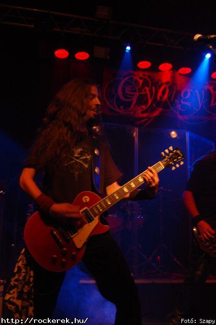  Dharma,  Gyngyvr - Fot: Szapy