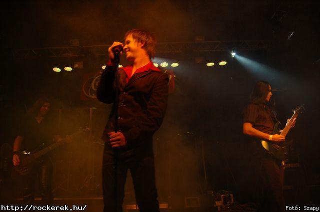  Dharma,  Gyngyvr - Fot: Szapy