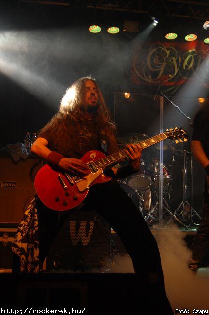  Dharma,  Gyngyvr - Fot: Szapy