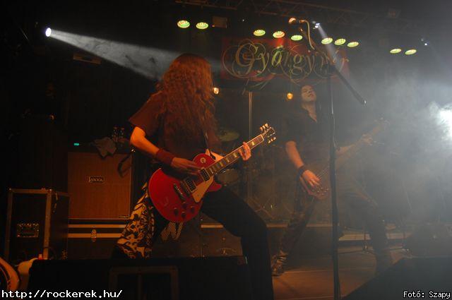  Dharma,  Gyngyvr - Fot: Szapy