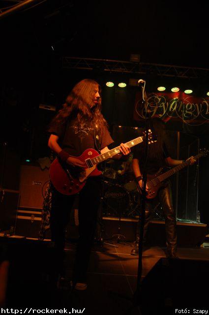  Dharma,  Gyngyvr - Fot: Szapy