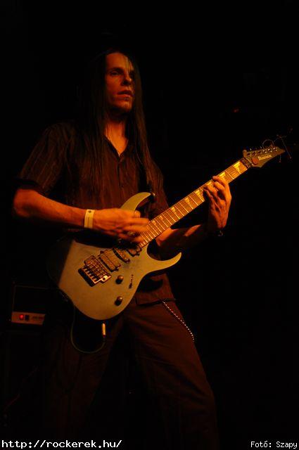  Dharma,  Gyngyvr - Fot: Szapy