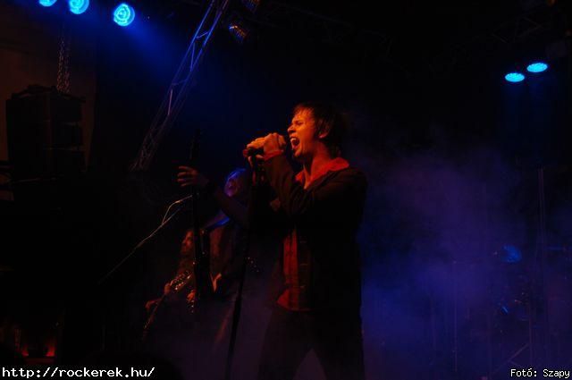  Dharma,  Gyngyvr - Fot: Szapy