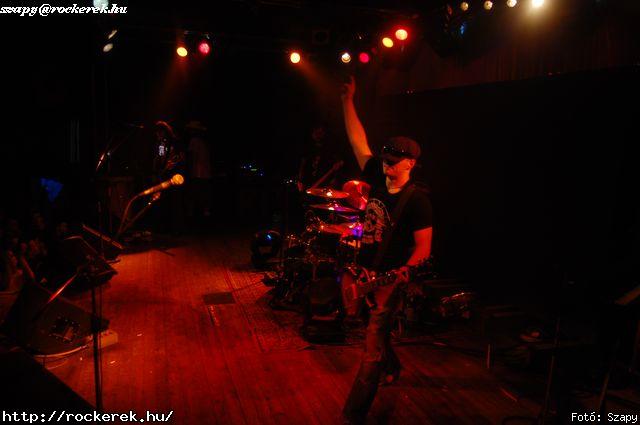  Hartmann Zoltn (alcoholica), Hollywood Rose, Nagy Dvid (pokolgp) - Fot: Szapy