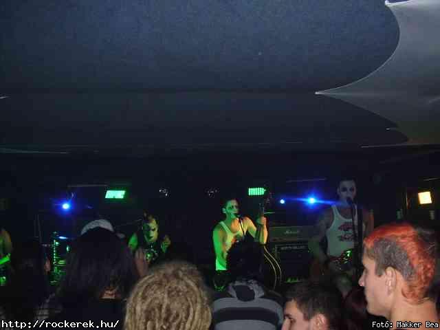  The Vaporizers,  Yellow Spots,  The Silver Shine,  Outer Space,  Bloodsucking Zombies From Outer Space,  The Creepshow - Fot: Makker Bea