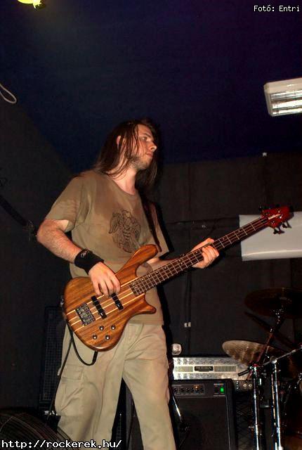  First Memories, Overcast, Steroid - Fot: Entri