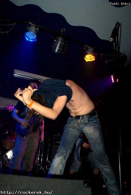  First Memories, Overcast, Steroid - Fot: Entri