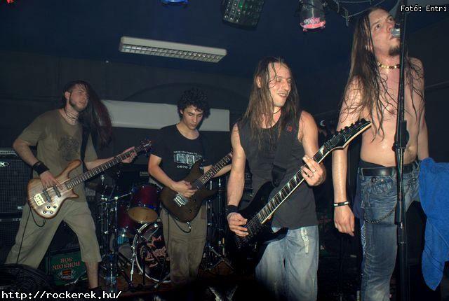  First Memories, Overcast, Steroid - Fot: Entri