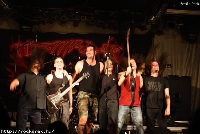  Kerecsenslyom, Nevergreen, Tzmadr - Fot: Pank