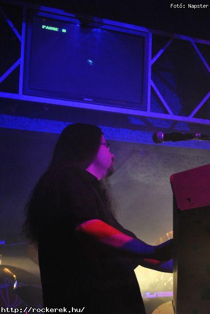  Csejtey, Dalriada, Kerecsenslyom, Nightquest, Sear Bliss, Tzmadr - Fot: Napster