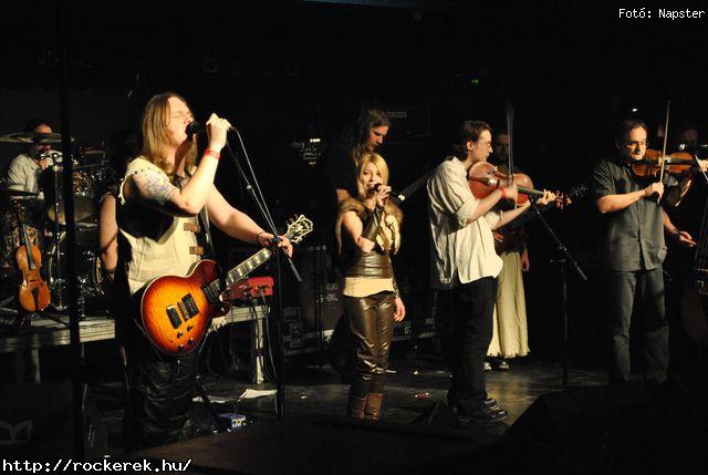  Csejtey, Dalriada, Kerecsenslyom, Nightquest, Sear Bliss, Tzmadr - Fot: Napster