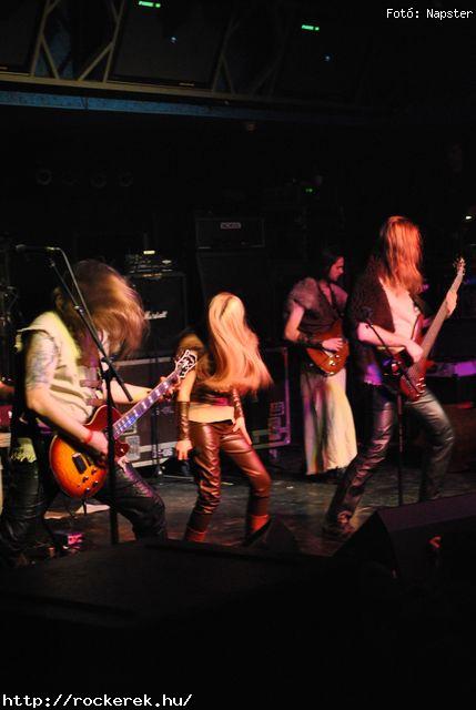  Csejtey, Dalriada, Kerecsenslyom, Nightquest, Sear Bliss, Tzmadr - Fot: Napster