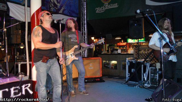  AC/BC - Fot: Riana