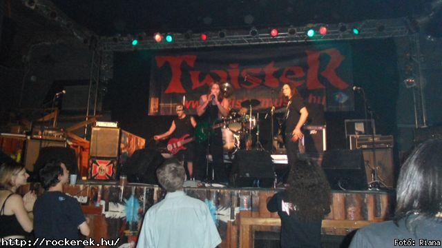  Flood In The Desert, Steroid, Twister - Fot: Riana
