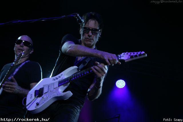  Steve Morse, Steve Vai, Joe Satriani - Fot: Szapy