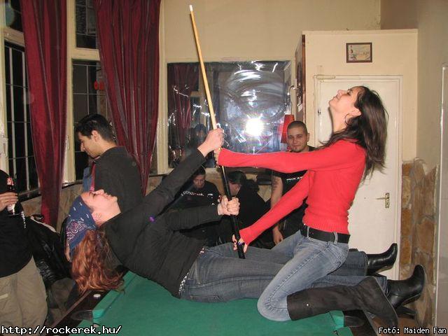  Tzmadr akusztikus,  Leslie McKlasky - Fot: Maiden Fan