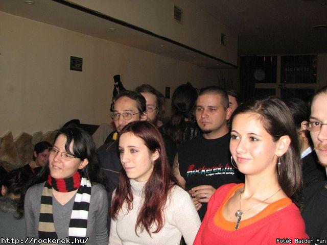  Tzmadr akusztikus,  Leslie McKlasky - Fot: Maiden Fan