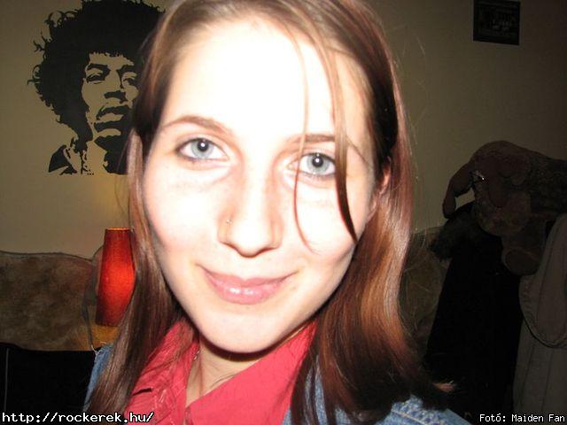  Tzmadr akusztikus,  Leslie McKlasky - Fot: Maiden Fan