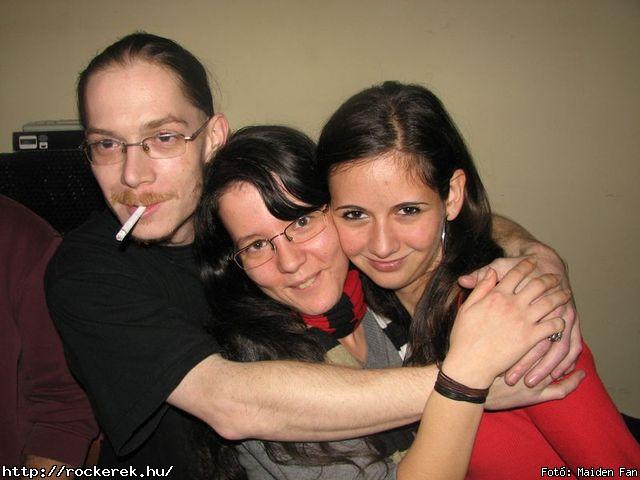  Tzmadr akusztikus,  Leslie McKlasky - Fot: Maiden Fan