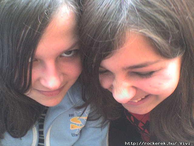 n: - legyl komoly. Vivi: - ok de teis:D