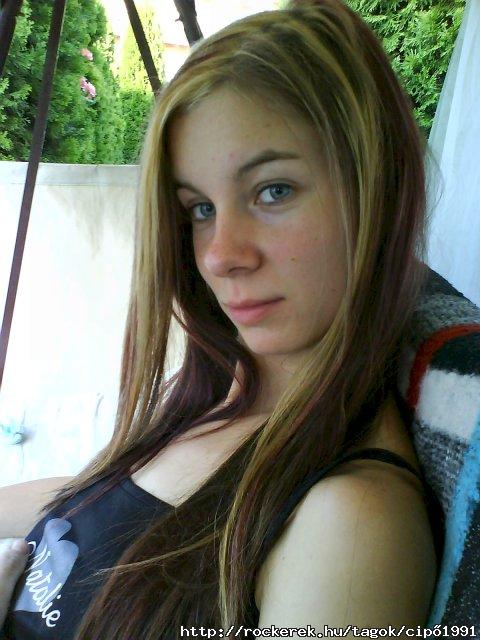 hi na ez kurvra rgen volt s milyen kibaszott hossz hajjal