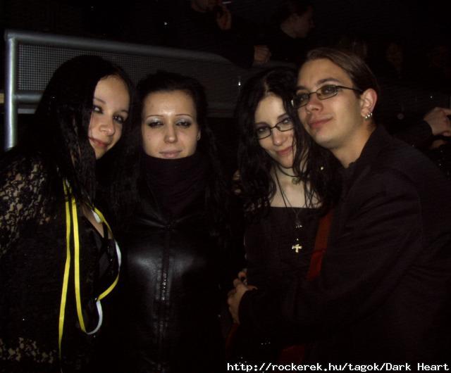<FONT color="grey" face="A Charming Font Superexpanded" size="+2"> Egyszeren szpek vagytok