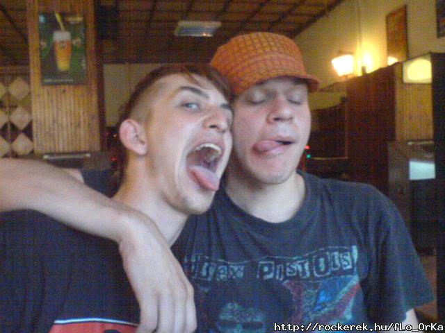 ok...Kicsusz...kibaszott jl ll a sapim...-.- xD