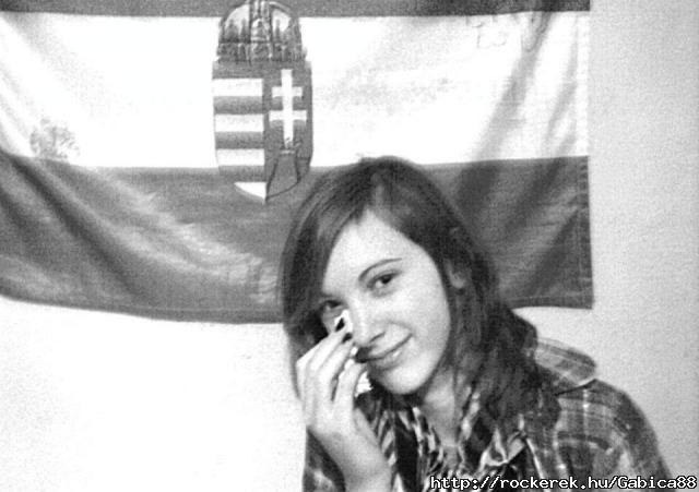 ohh a zszlnk m meghat ^^