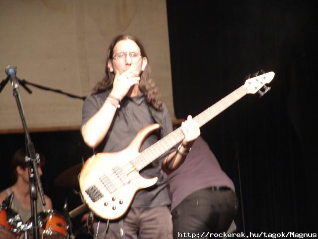 koncert eltti nyugtat