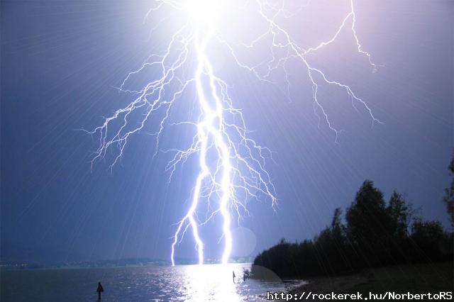 lightning3