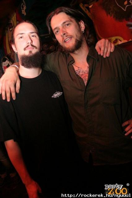 A 2 gitros :D