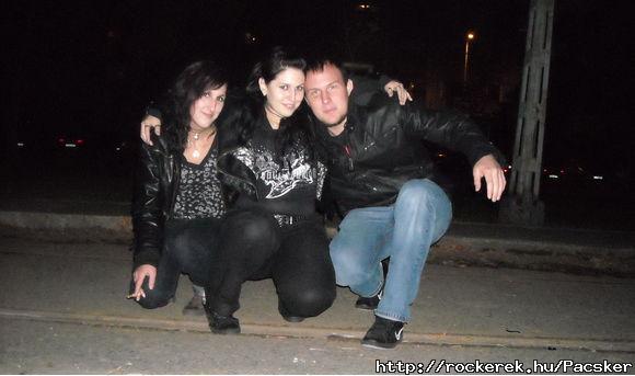 A 3 grcia!:)...Bocs Andrs!XD...de fellem lehetnk a 3 amigo is!XD