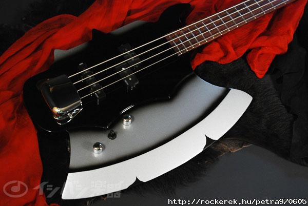 cort axe bass..:P