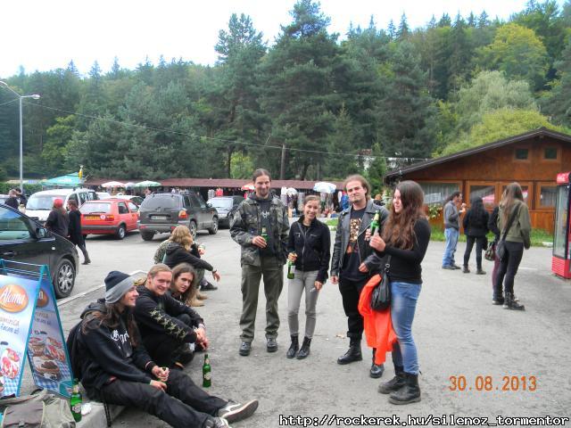 Extreme festes csapat, pr ember azrt hinyzik