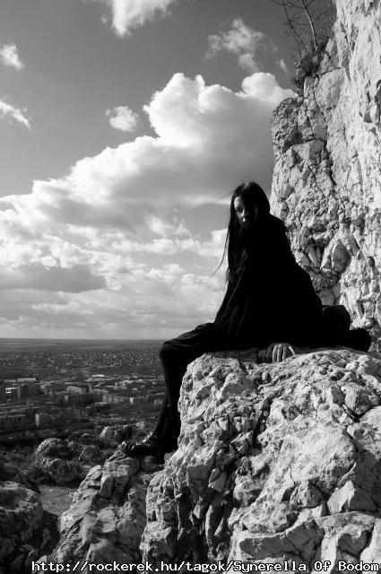 "forever I`ll be here waiting for you"... but I know you`ll never come... (j....)
