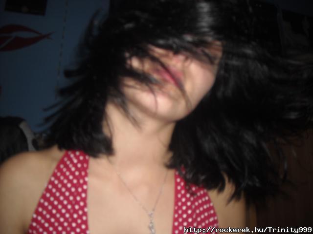 Mert a pogo az nem egy tanc XD