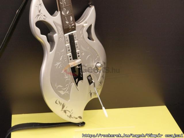 0909_krator_gitar_2