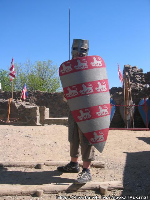 a viking felszerelsem mg nincs meg:Dbertem egy lovaggalxD nh a lnyeg h ez nem viking:D