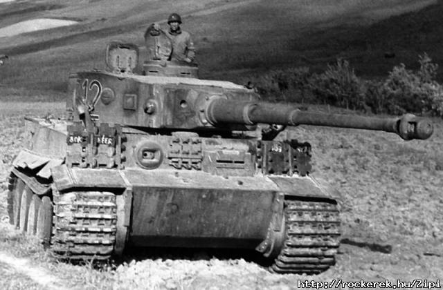 Akrhogy is fj a legszexibb tank ami legrdlt a gyrtsorrl